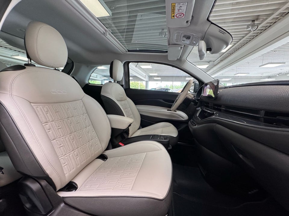 Fiat 500e 42 la Prima by Bocelli 3d