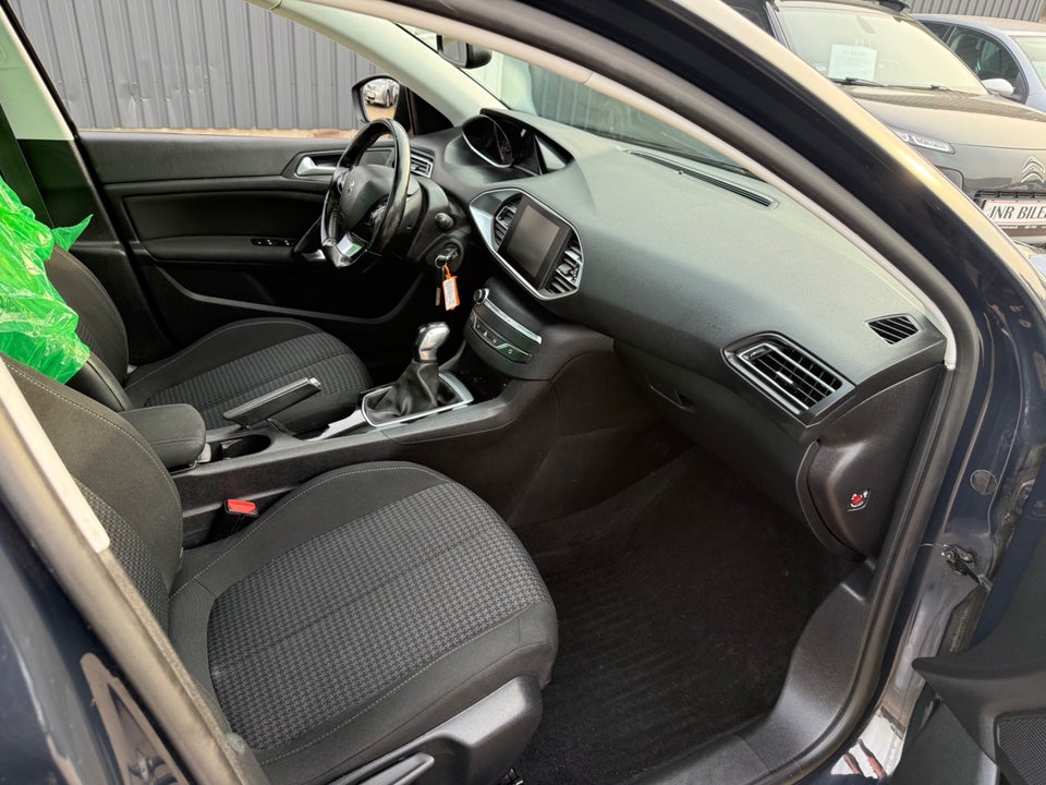 Peugeot 308 1,2 e-THP 110 Active SW 5d