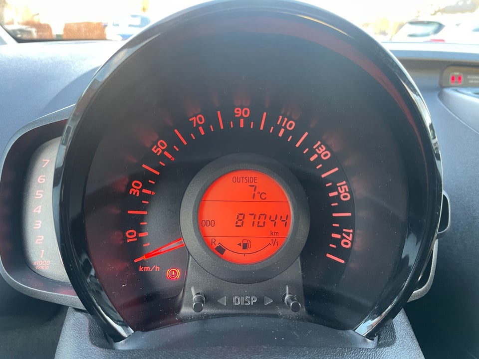 Toyota Aygo 1,0 VVT-i x-play 5d