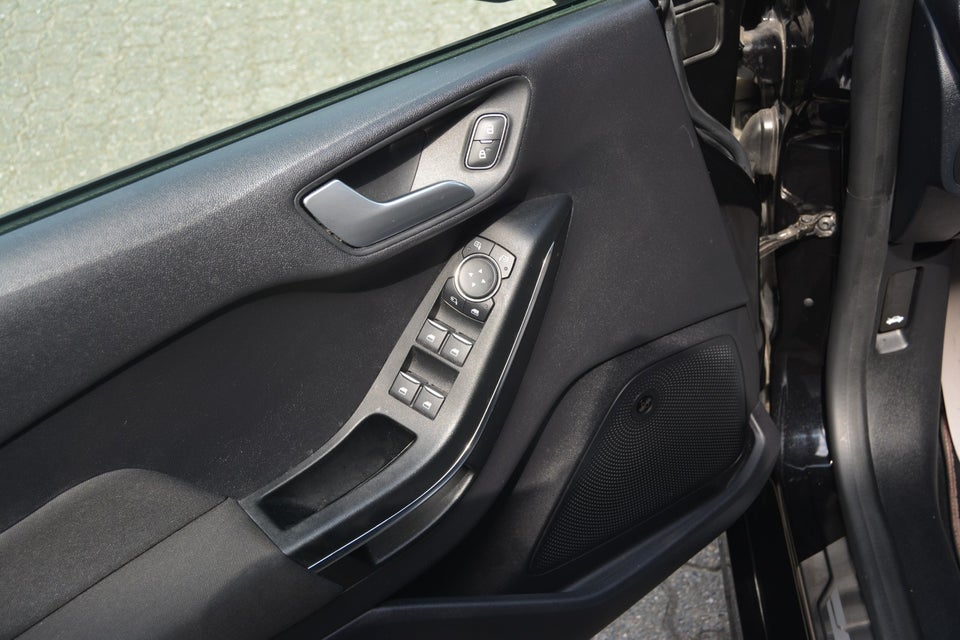 Ford Fiesta 1,0 EcoBoost mHEV Titanium X DCT 5d