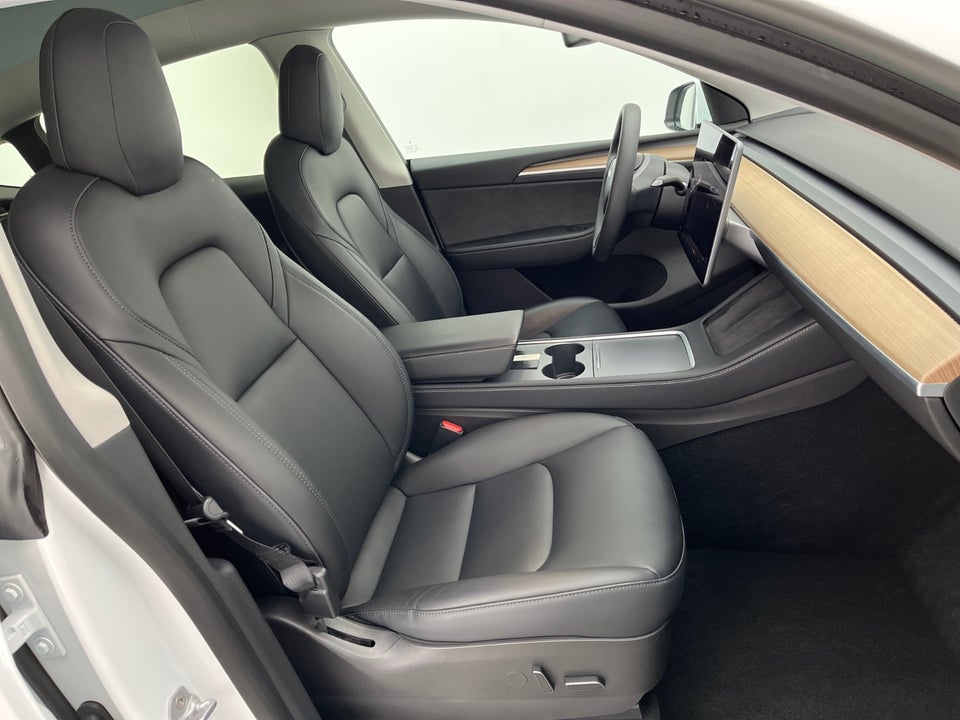 Tesla Model Y Long Range AWD 5d