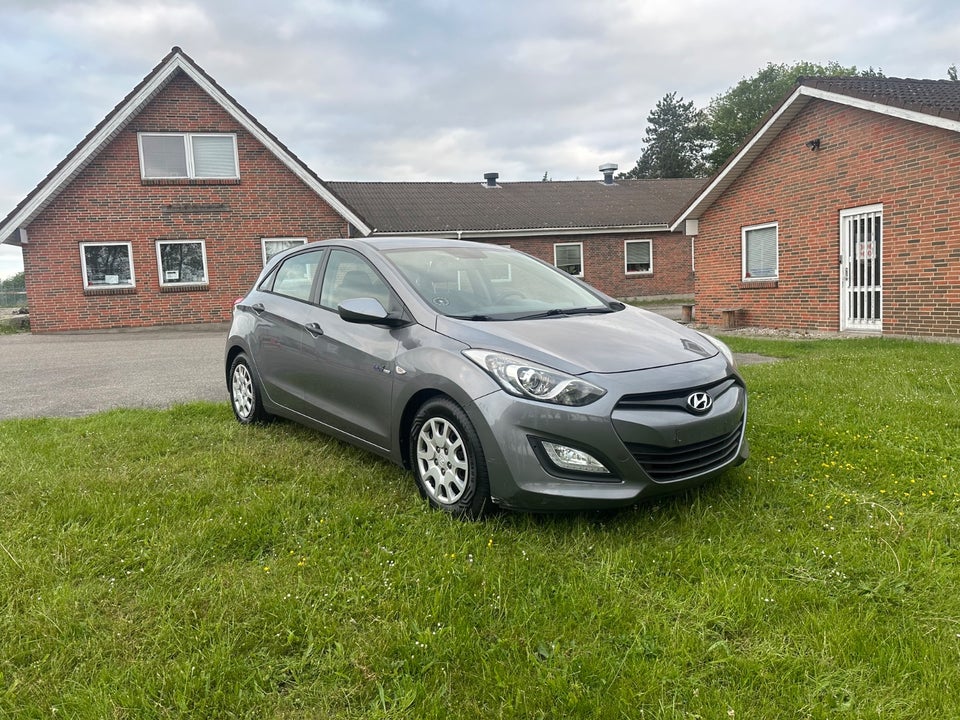 Hyundai i30 1,6 CRDi 110 Comfort Eco 5d