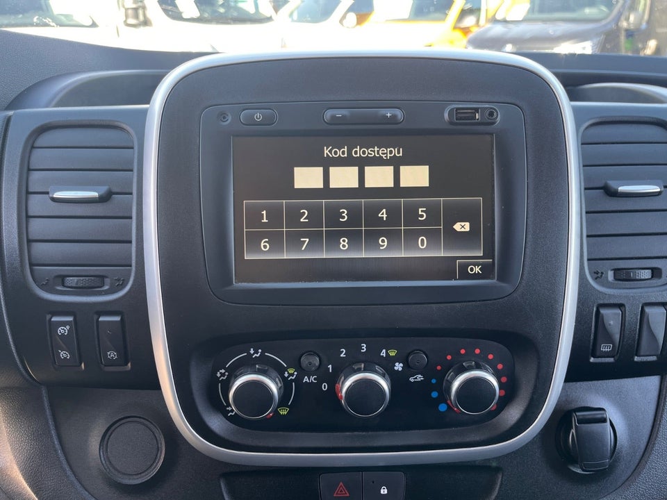 Renault Trafic T29 2,0 dCi 120 L2H1