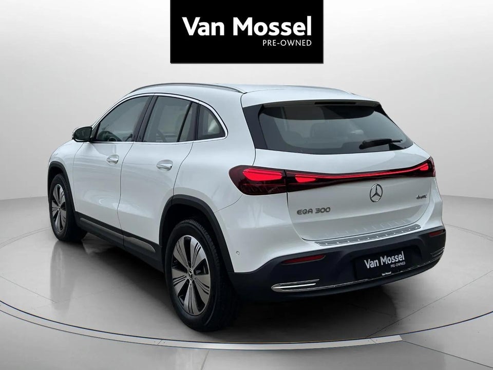 Mercedes EQA300 Progressive Advance 4Matic 5d