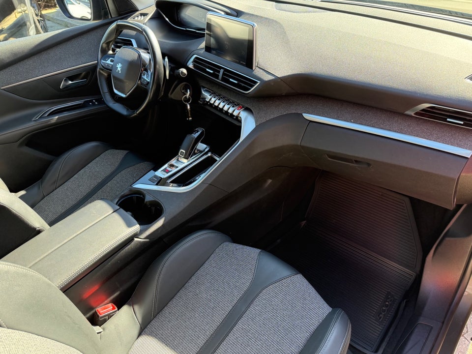 Peugeot 5008 1,5 BlueHDi 130 Allure EAT8 7prs 5d