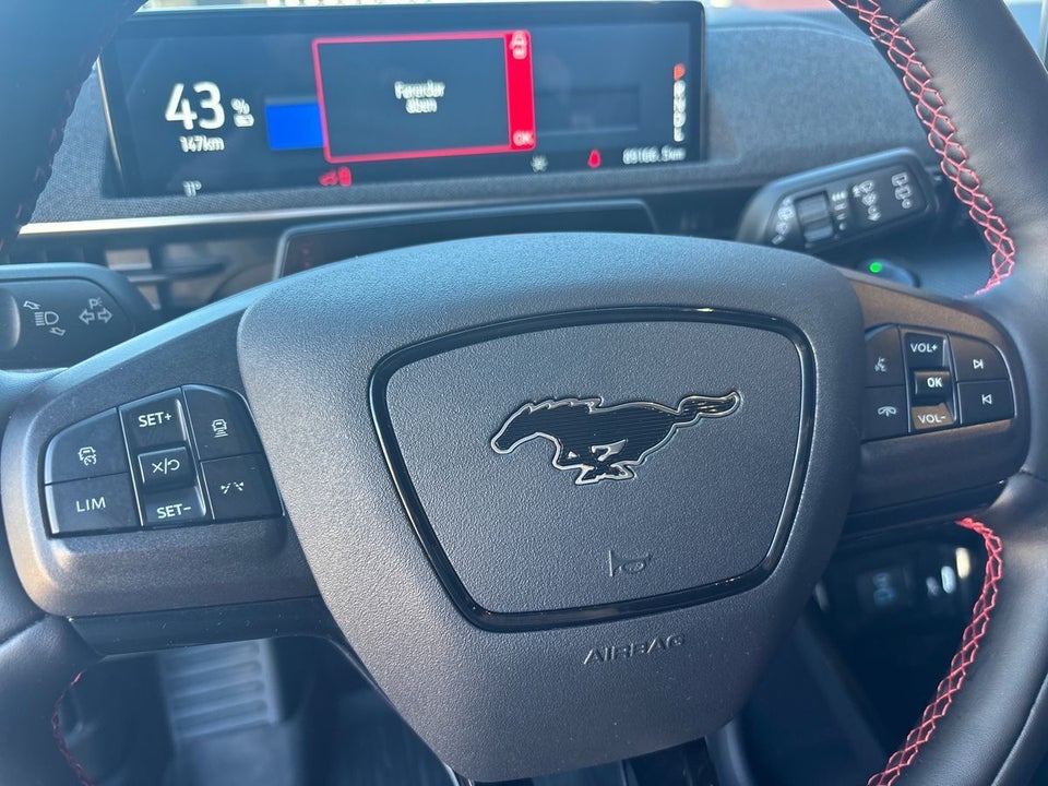 Ford Mustang Mach-E 88 Extended Range AWD 5d