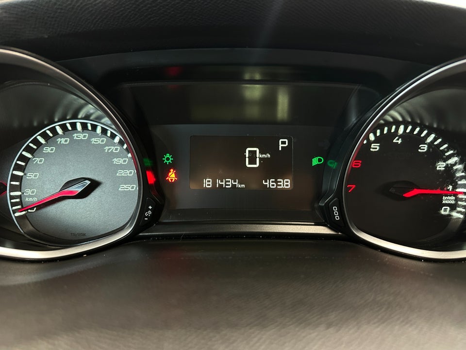 Peugeot 308 1,2 e-THP 130 Active EAT6 5d