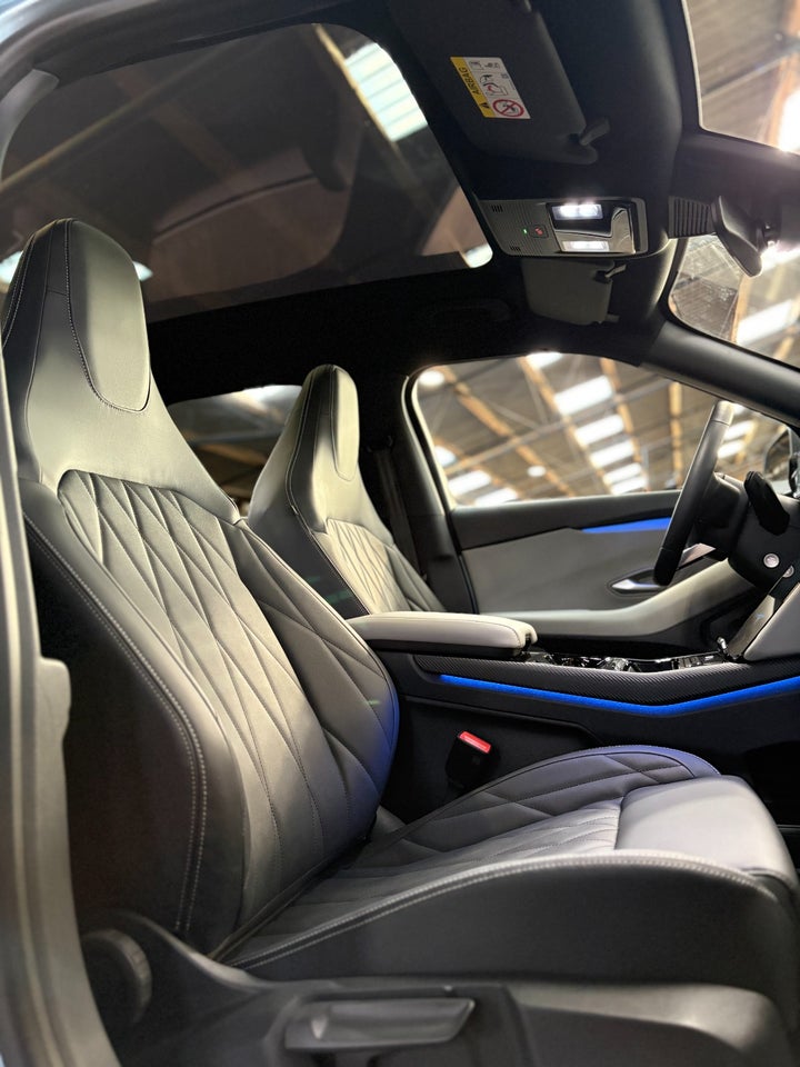 Ford Explorer 77 Premium Extended Range 5d