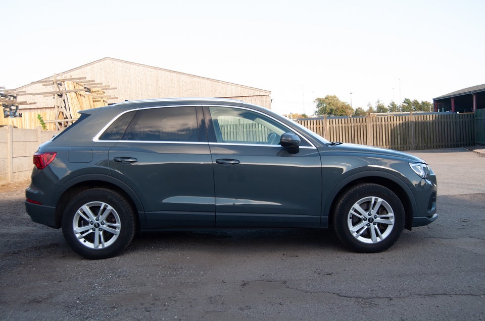 Audi Q3 45 TFSi e Attitude plus S-tr. 5d