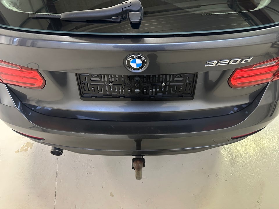 BMW 320d 2,0 Touring aut. 5d