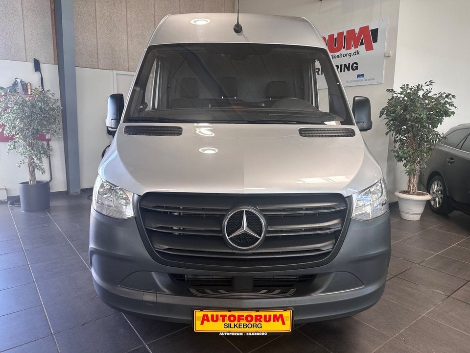 Mercedes Sprinter 319 3,0 CDi A2 Kassevogn RWD
