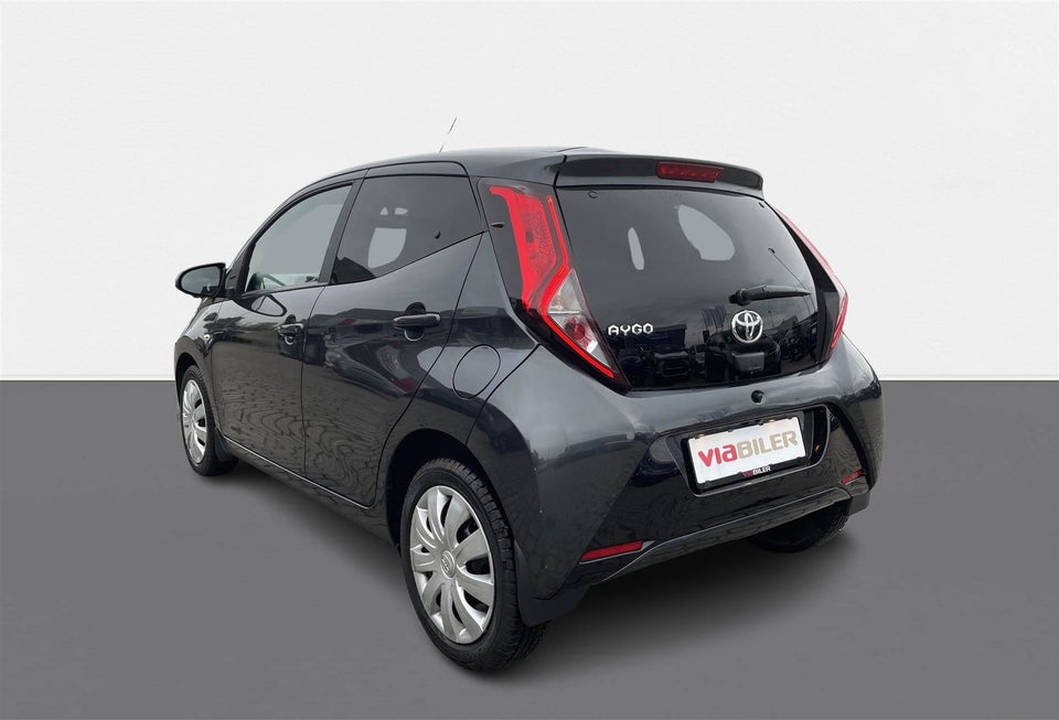 Toyota Aygo 1,0 VVT-i x-press x-shift 5d