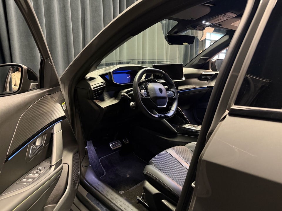 Peugeot e-208 54 GT 5d