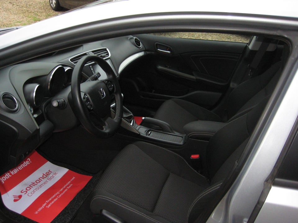 Honda Civic 1,8 i-VTEC Elegance Tourer 5d