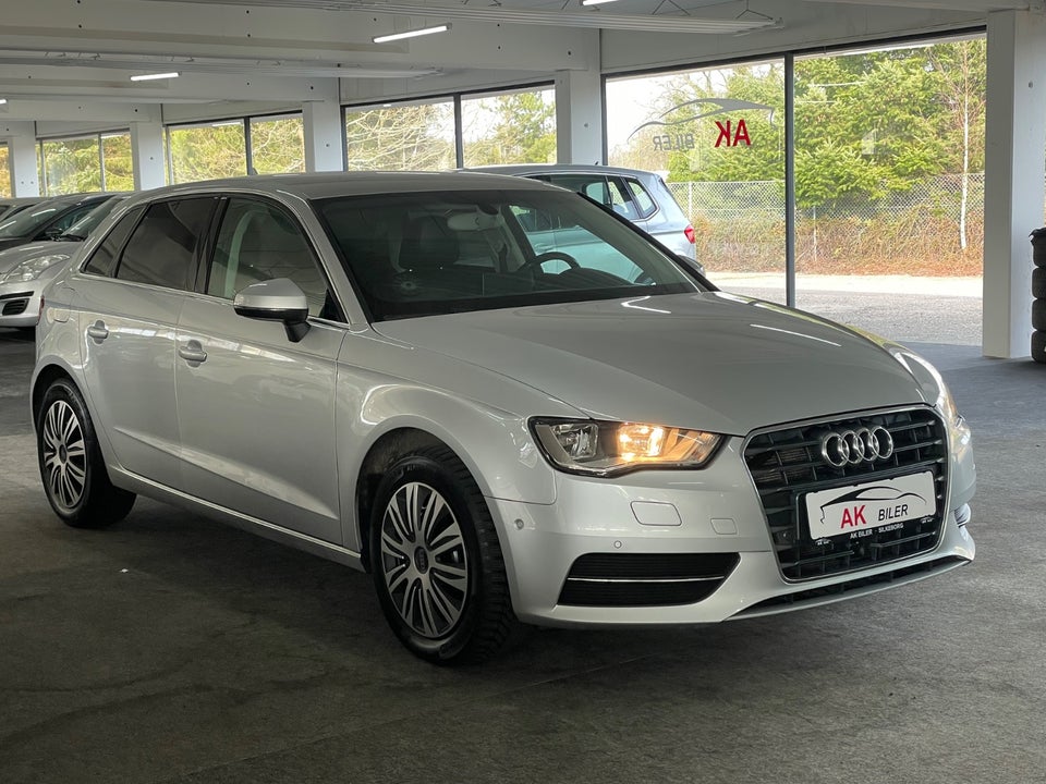 Audi A3 1,6 TDi 110 Ambition Sportback S-tr. 5d