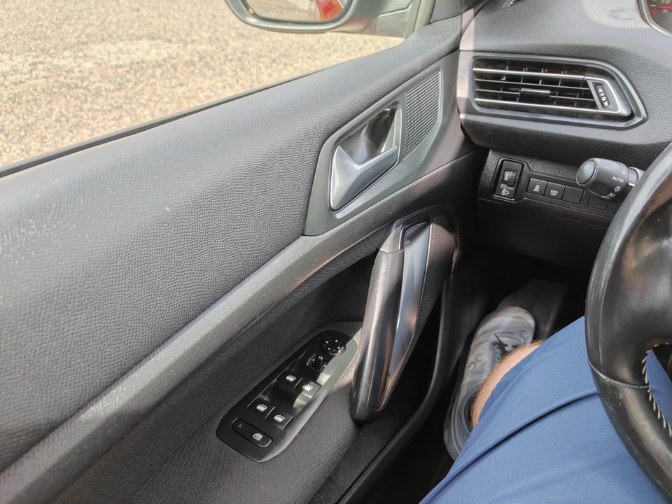 Peugeot 308 1,6 BlueHDi 120 Active SW 5d