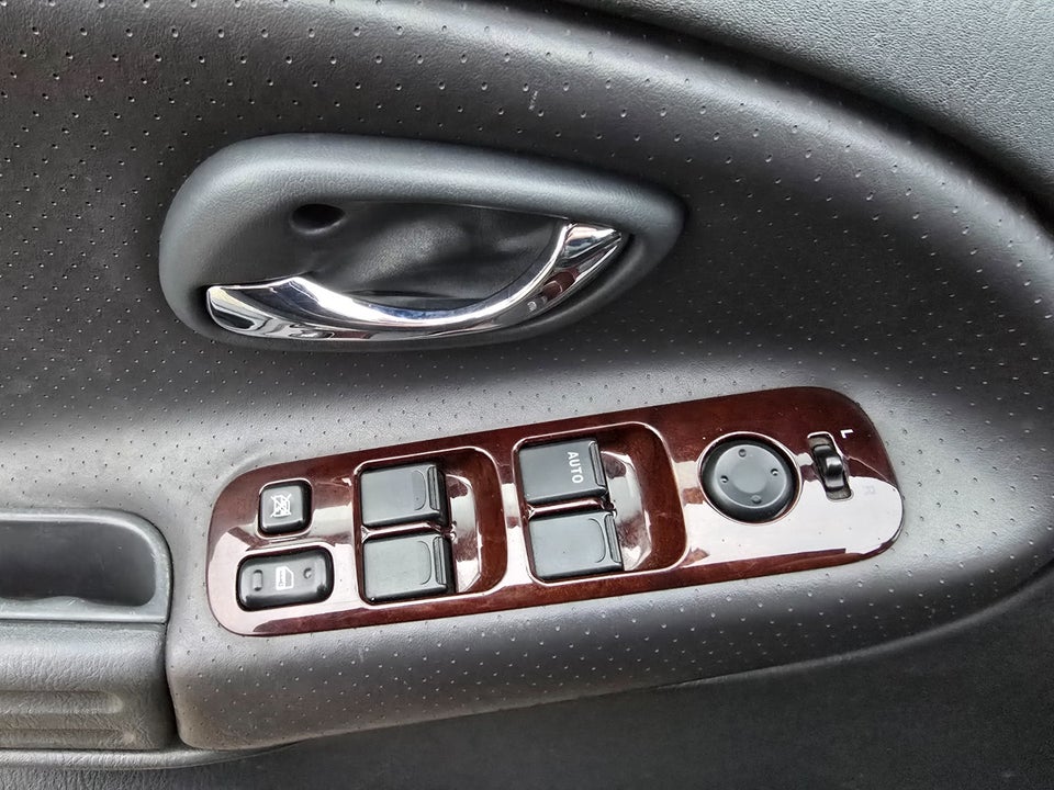 Suzuki Grand Vitara 2,5 V6 Active aut. Van 5d