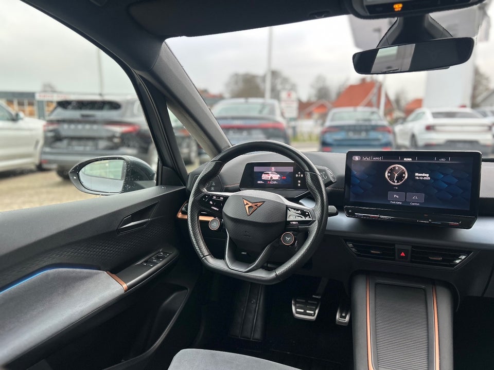 Cupra Born 77 e-Boost Dinamica Pack High 5d