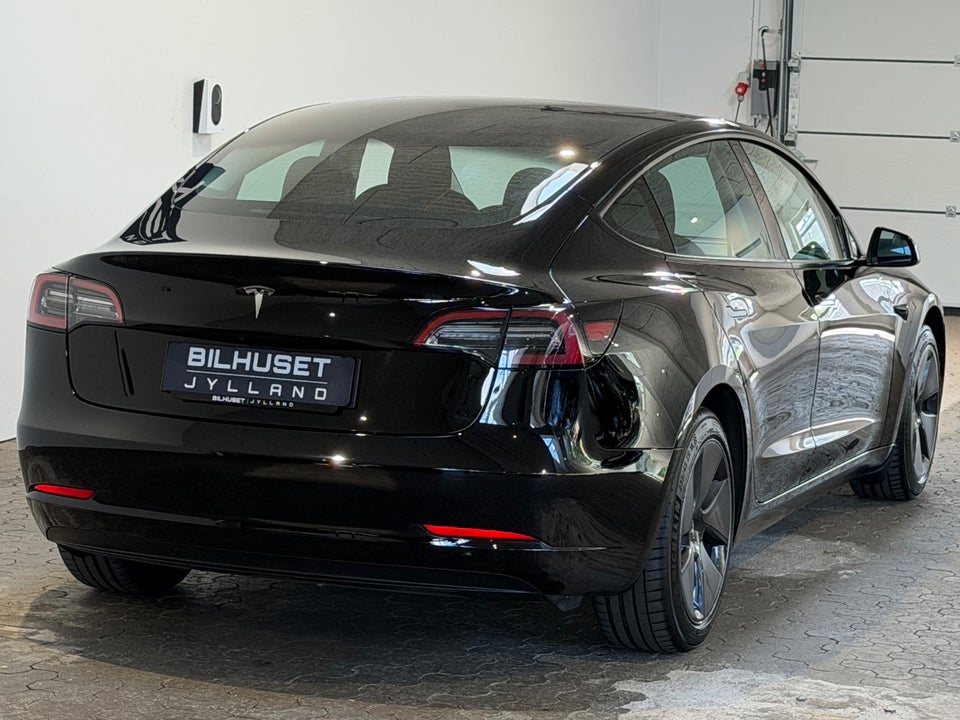 Tesla Model 3 RWD 4d