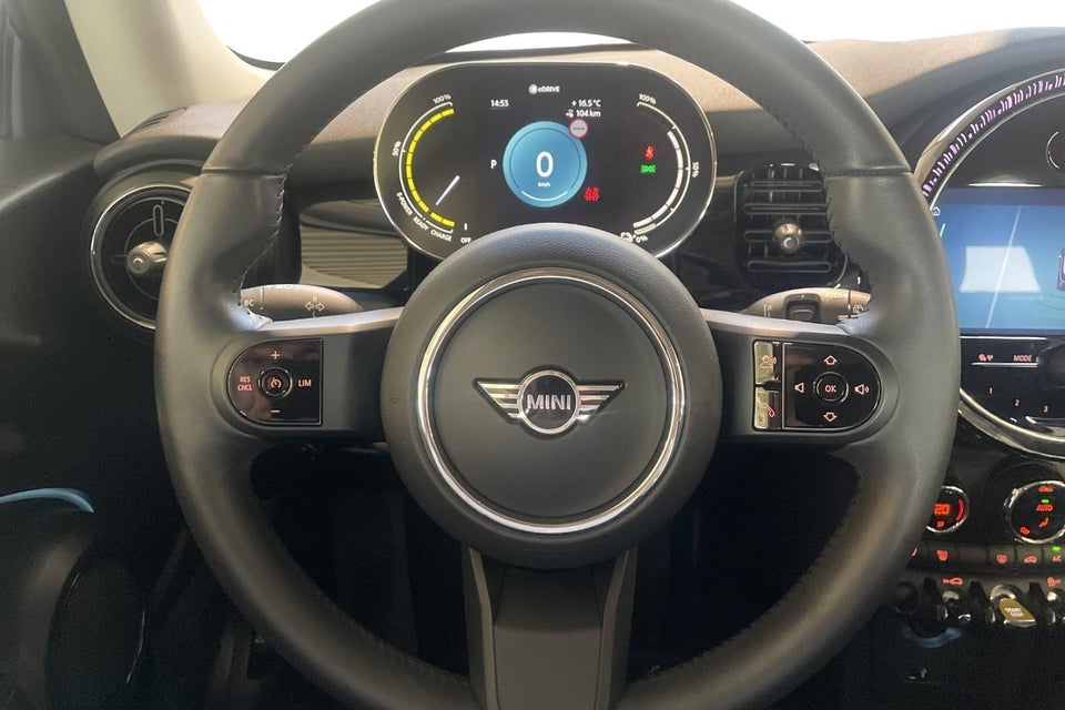 MINI Cooper SE Classic Trim 3d