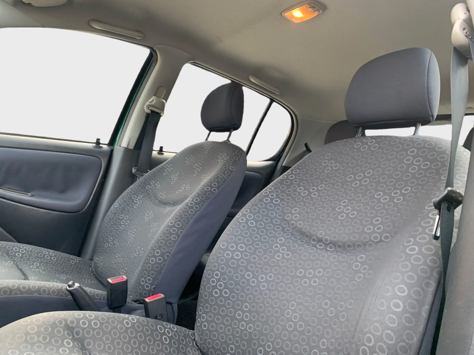 Toyota Yaris 1,3 Terra 5d