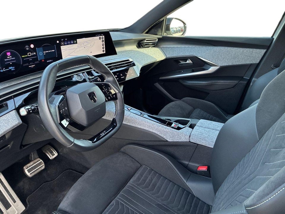 Peugeot e-3008 77 GT Pack 5d