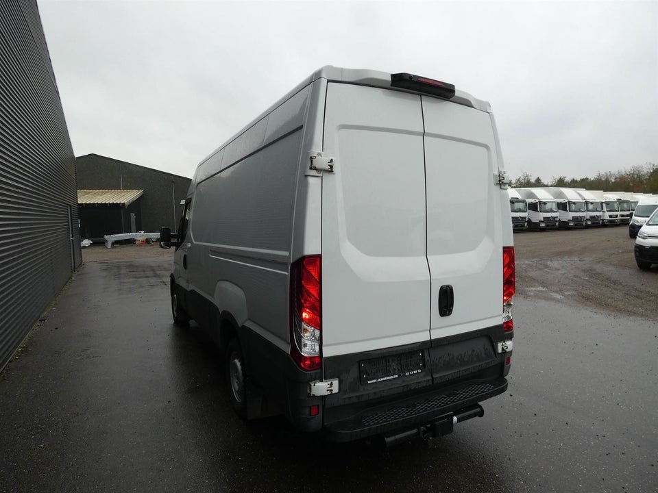 Iveco Daily 2,3 35S14 12m³ Van AG8