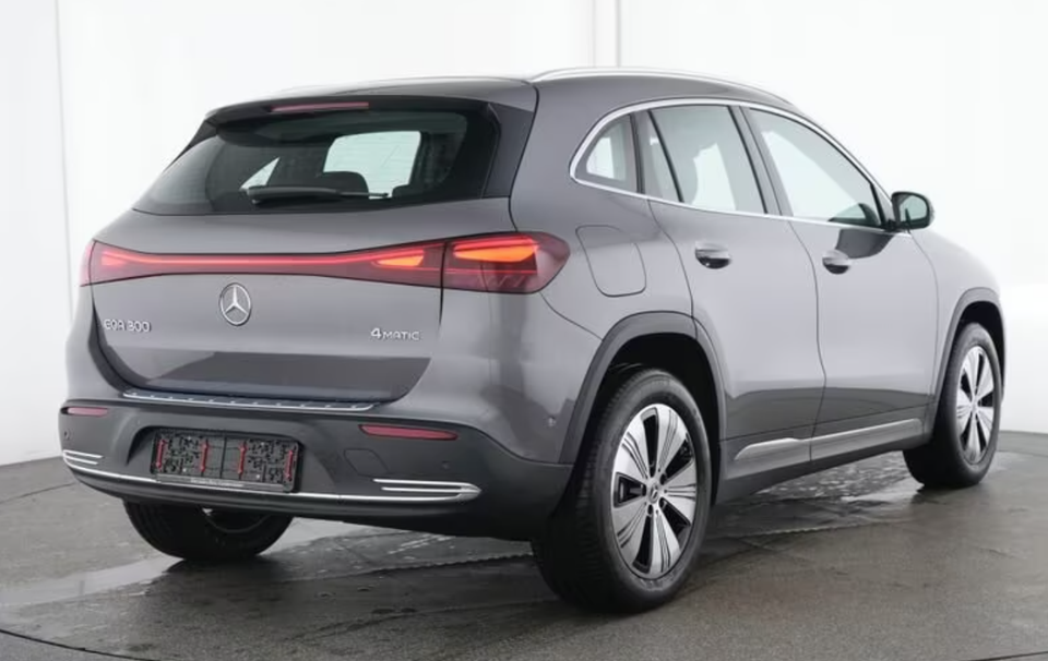 Mercedes EQA300 Progressive Advance 4Matic 5d