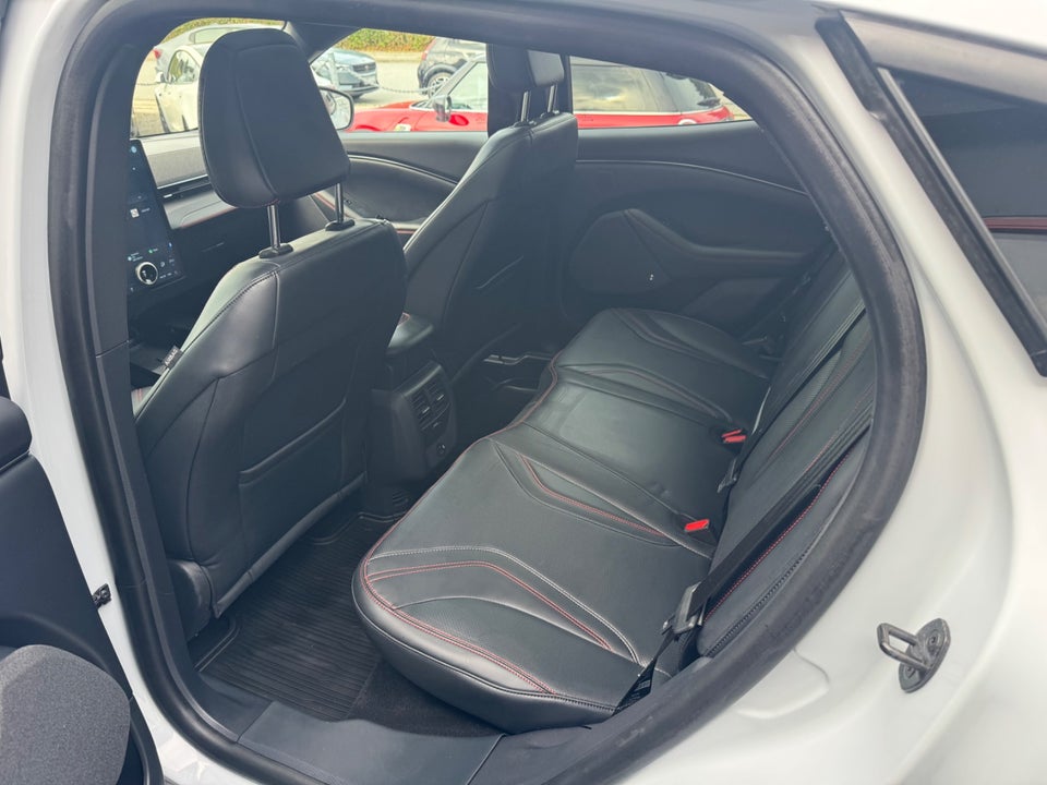 Ford Mustang Mach-E 91 Extended Range AWD 5d