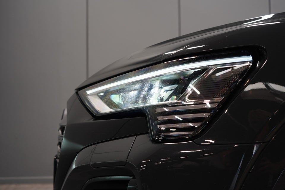 Audi Q8 e-tron 55 S-line quattro 5d