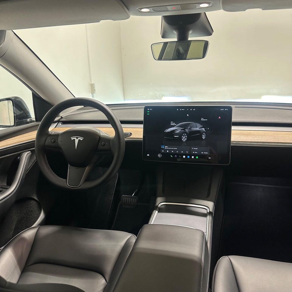 Tesla Model Y RWD 5d