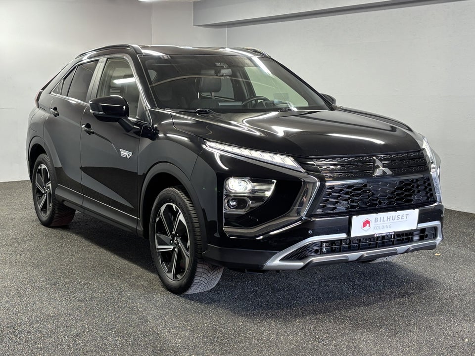 Mitsubishi Eclipse Cross 2,4 PHEV Invite CVT 4WD 5d