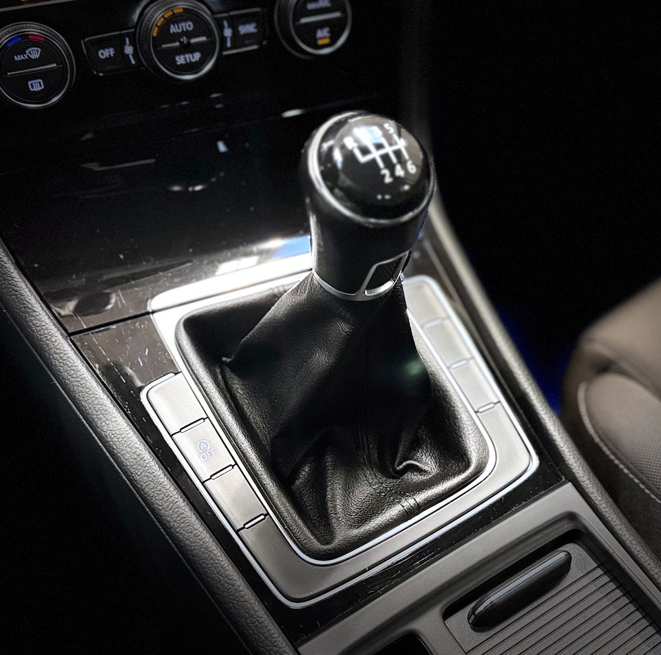 VW Golf VII 1,4 TSi 140 Highline BMT 5d