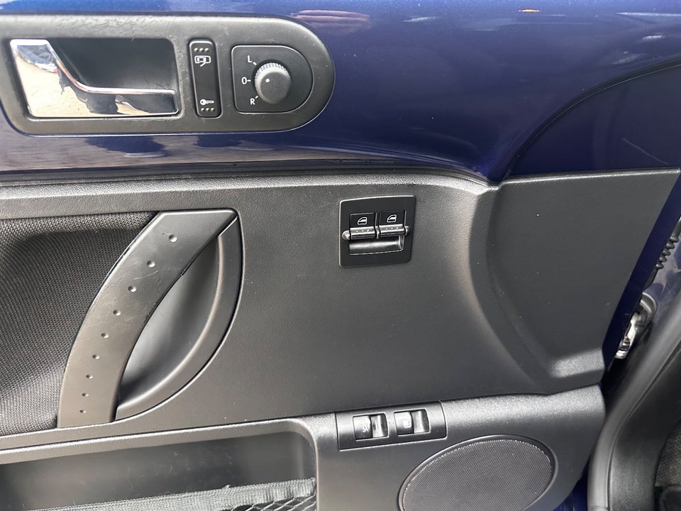 VW New Beetle 1,6 Trendline 2d