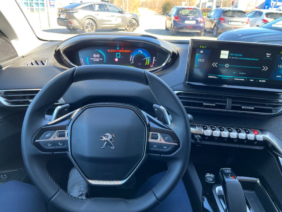 Peugeot 3008 1,6 Hybrid Selection Sport EAT8 5d