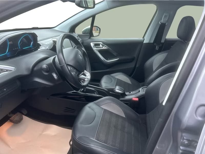Peugeot 2008 1,2 e-THP 110 Allure Sky EAT6 5d