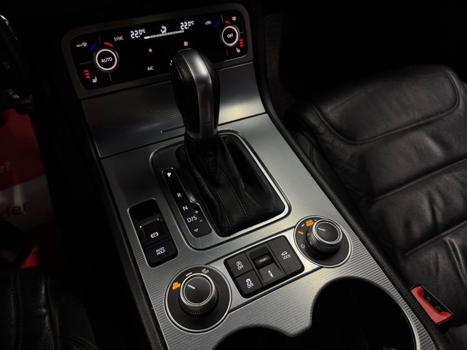 VW Touareg 3,0 V6 TDi 262 R-line Tiptr. 4Motion 5d