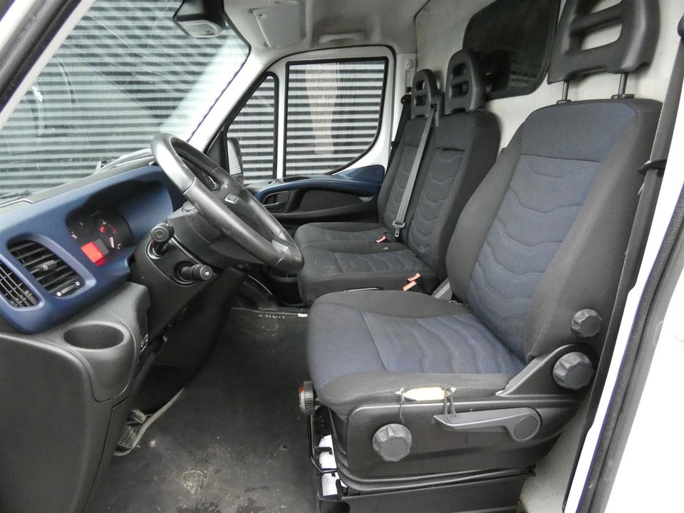 Iveco Daily 2,3 35S16 12m³ Van AG8