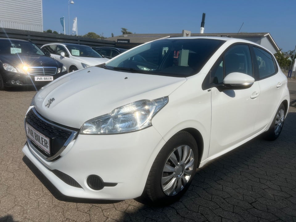 Peugeot 208 1,2 VTi Style 5d