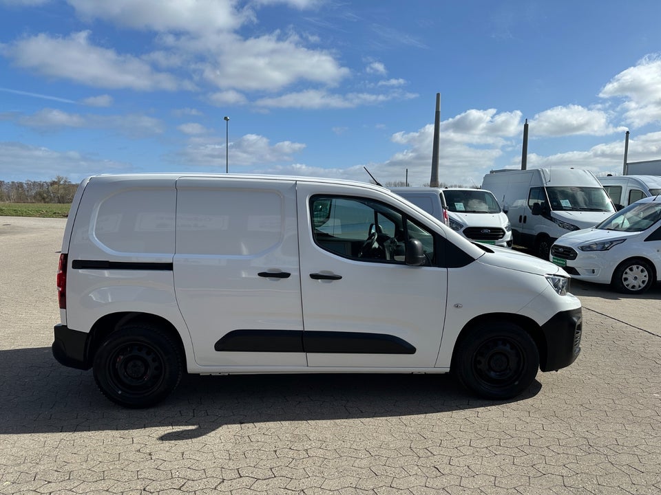 Peugeot Partner 1,2 PureTech 110 L1V1 Plus Van