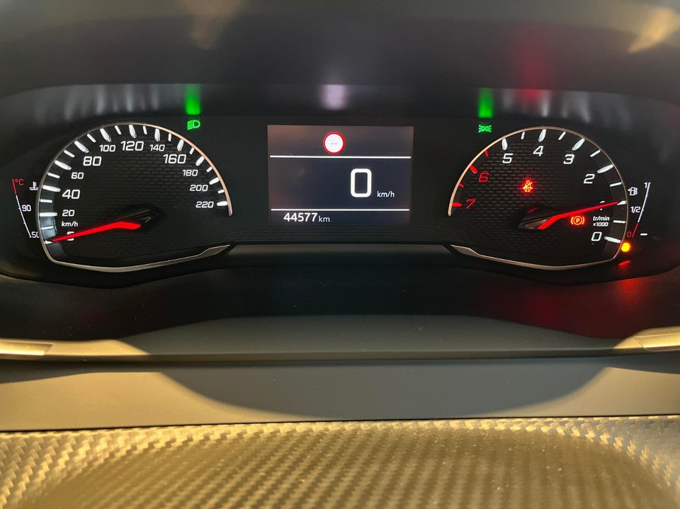 Peugeot 208 1,2 PureTech 100 Allure 5d