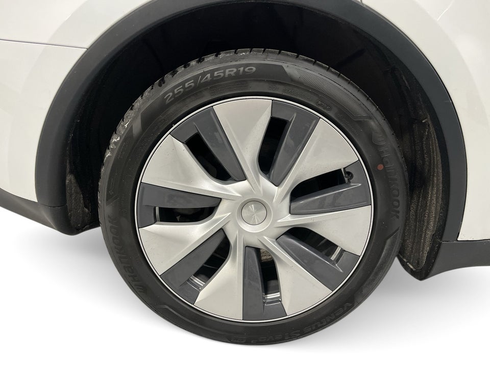 Tesla Model Y Long Range AWD 5d