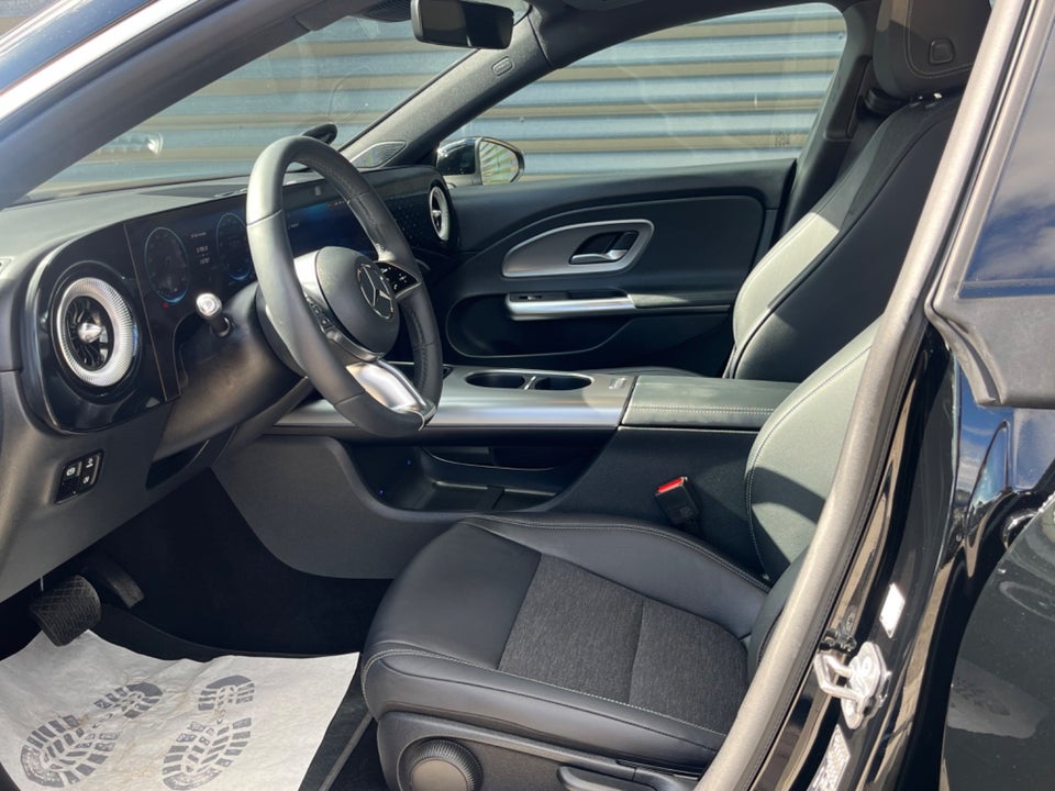 Mercedes CLA250+ electric Progressive 4d