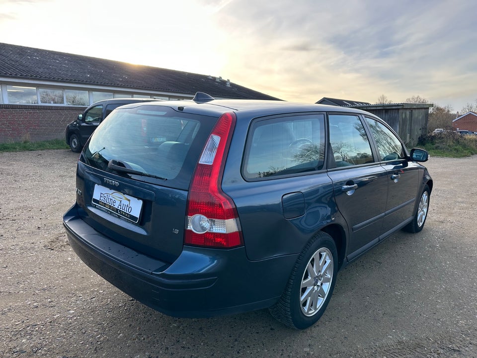 Volvo V50 1,8 Kinetic 5d