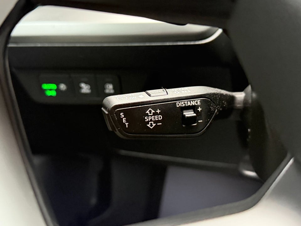 Audi Q4 e-tron 40 S-line 5d