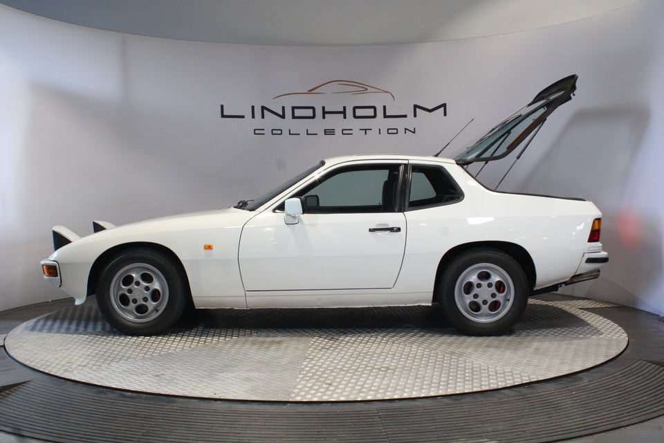 Porsche 924 2,5 S 3d