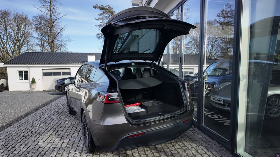 Tesla Model Y Performance AWD 5d