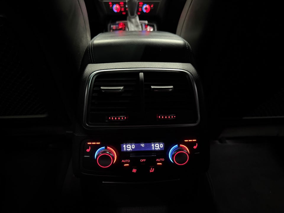 Audi A6 3,0 TDi 320 S-line Avant quattro Tiptr. 5d