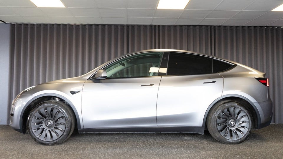 Tesla Model Y RWD 5d