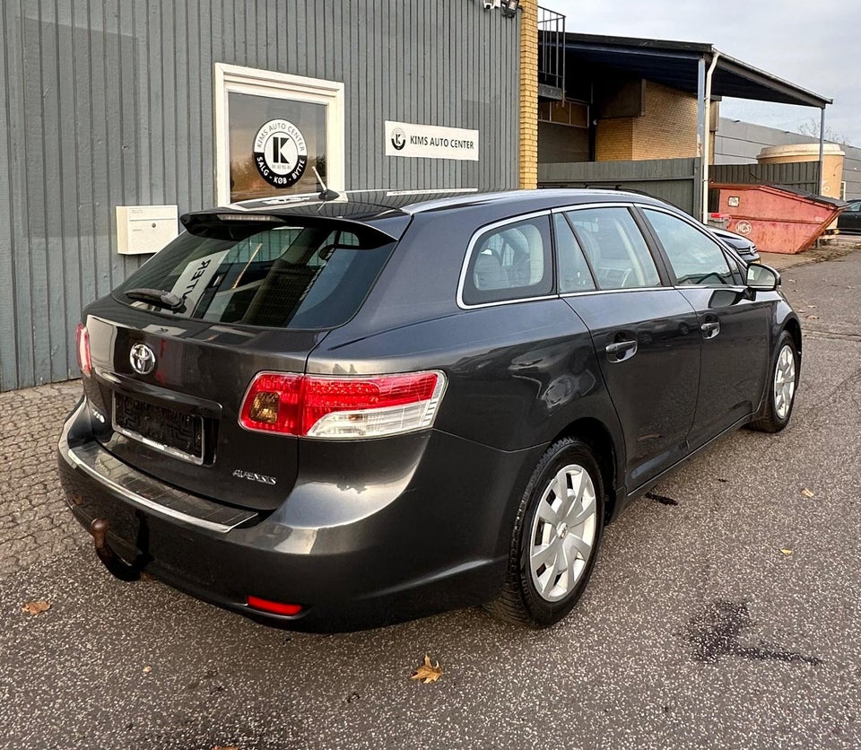 Toyota Avensis 1,8 VVT-i T3 stc. 5d